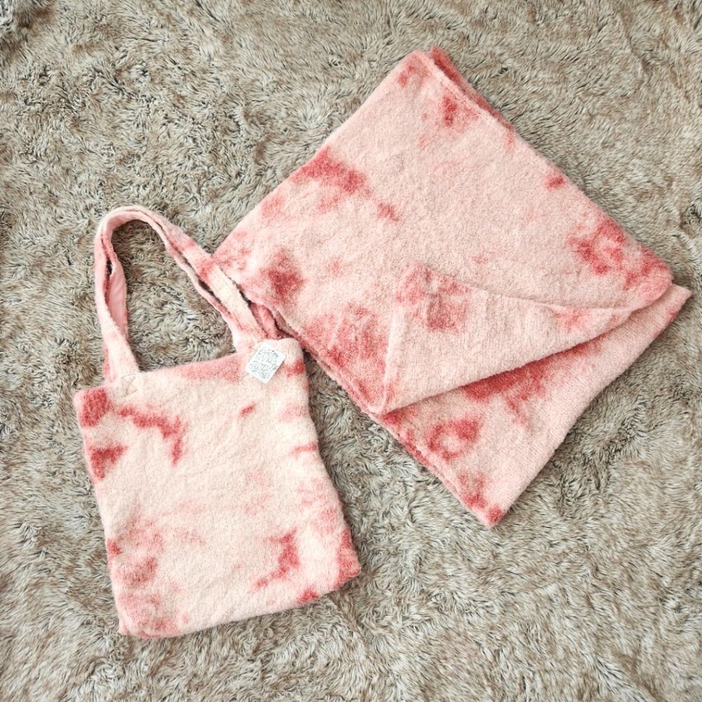 Free People Scarf Bag Set Pink Tie Dye Fuzzy Polyester/Wool Blend NWT